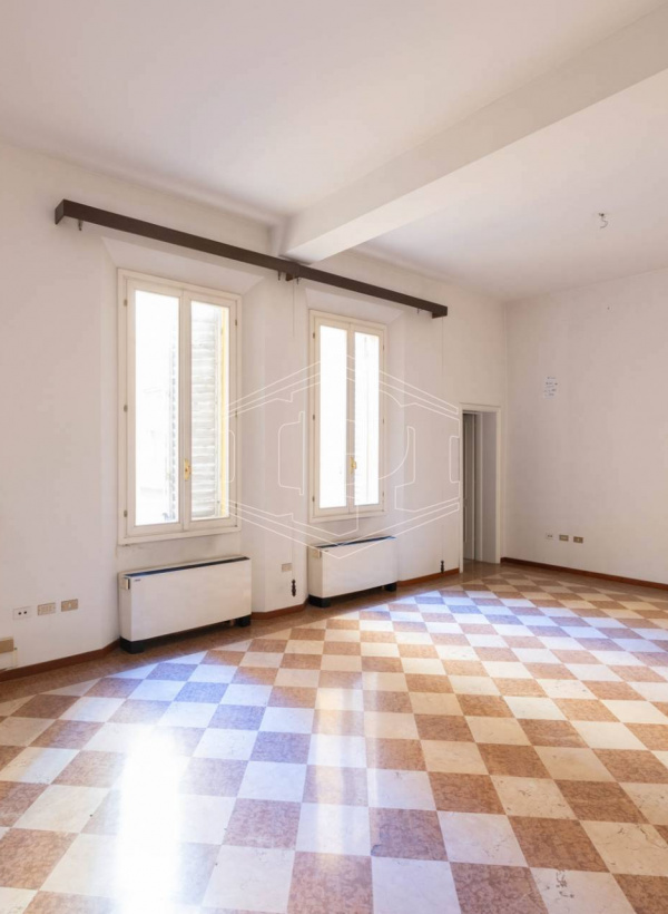 Ampio Trilocale di pregio in Strada Maggiore, Bologna (BO)