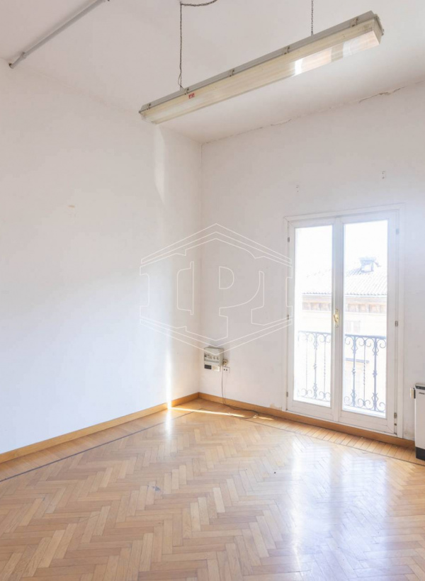 Ampio Trilocale di pregio in Strada Maggiore, Bologna (BO)