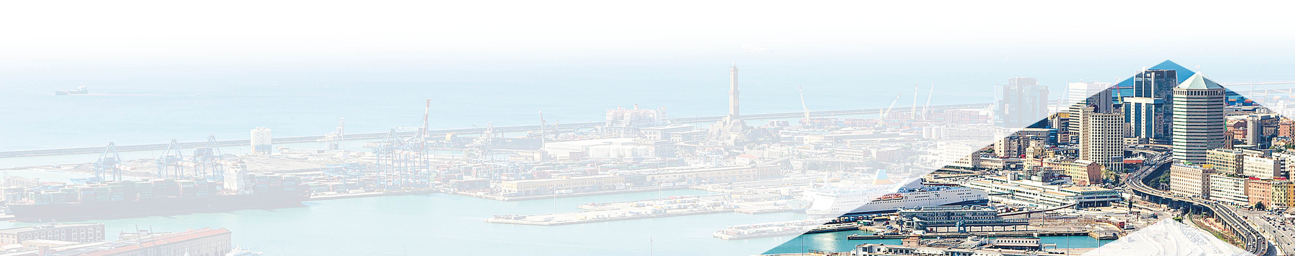 IPI vista di Genova dall'alto sul porto con edifici