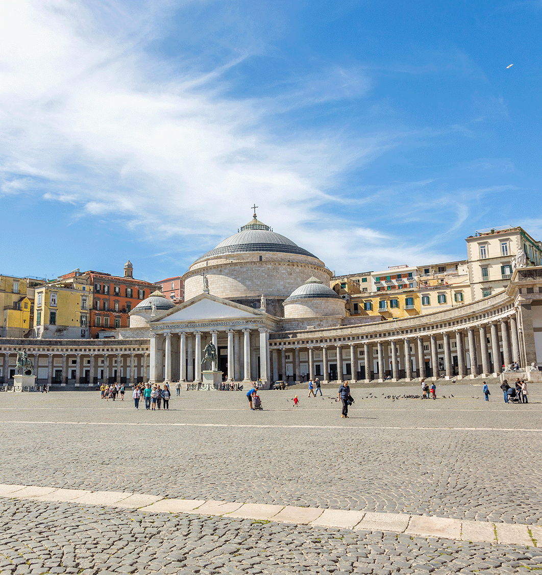 IPI immagine di una delle piazze storiche di Napoli