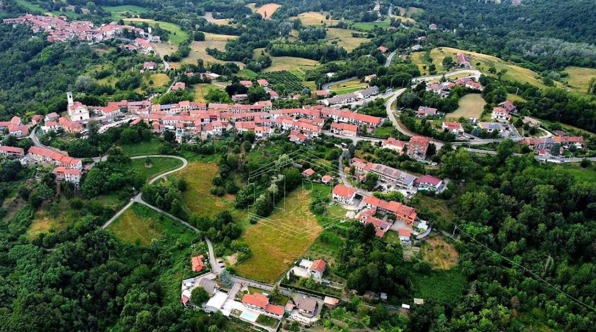 Terreno edificabile in frazione Piazzo di Lauriano (TO)