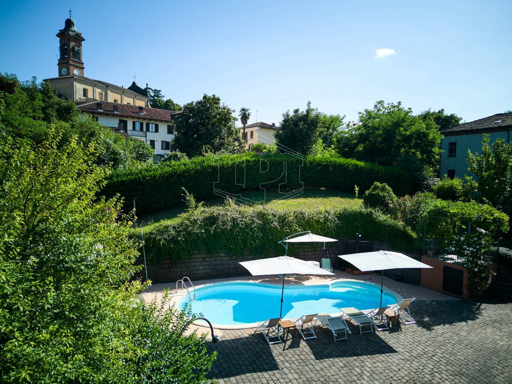 Villa con terreno in Via IV Novembre, Ferrere (AT)