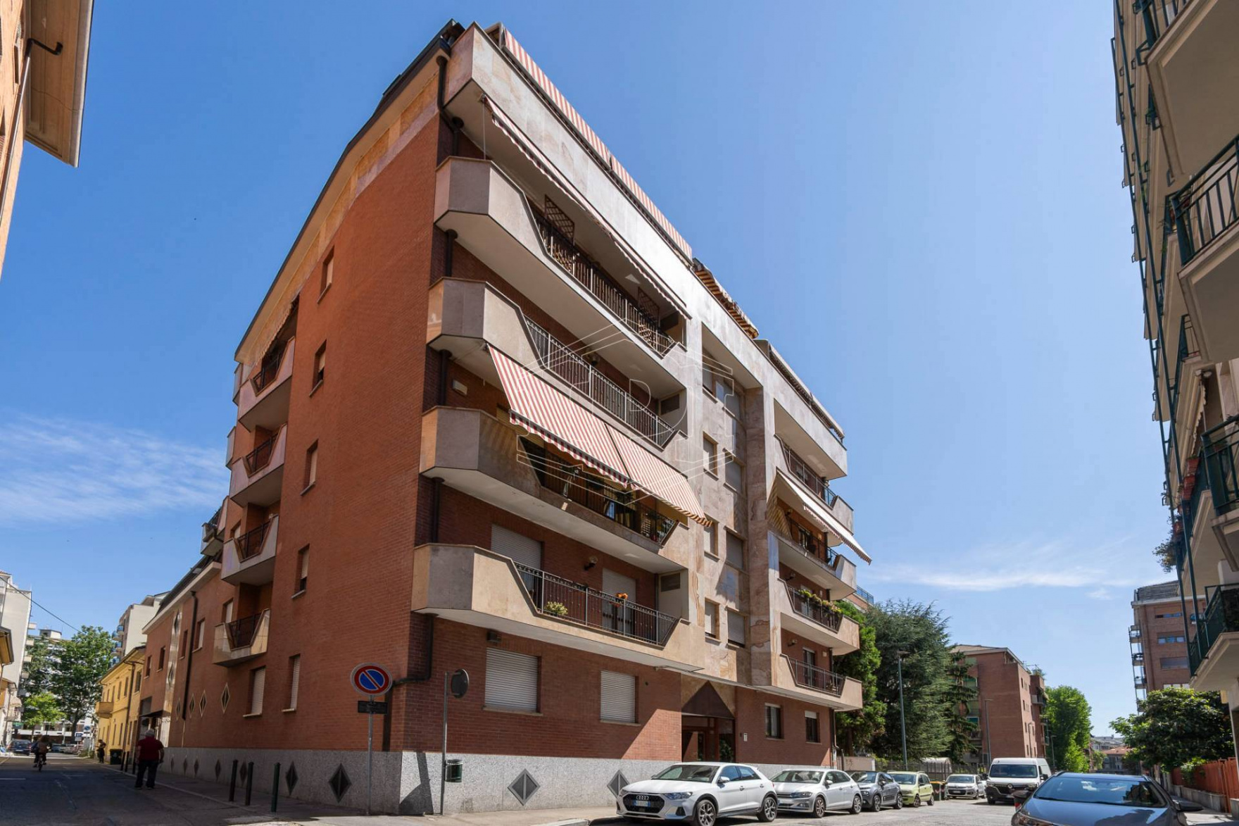 Pentalocale in Via Coazze (TO)