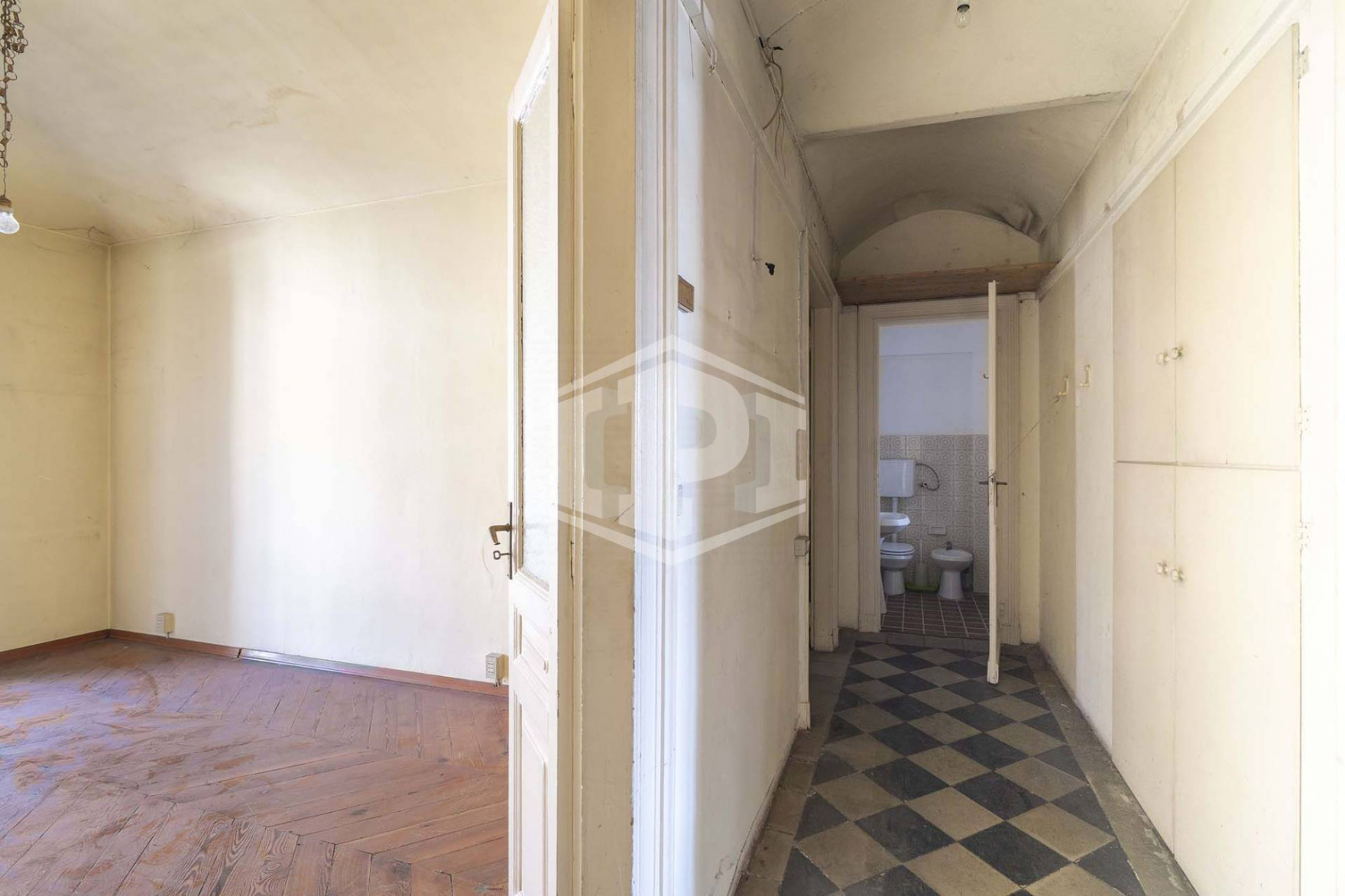 Pentalocale in Via Vittorio Amedeo II (TO)