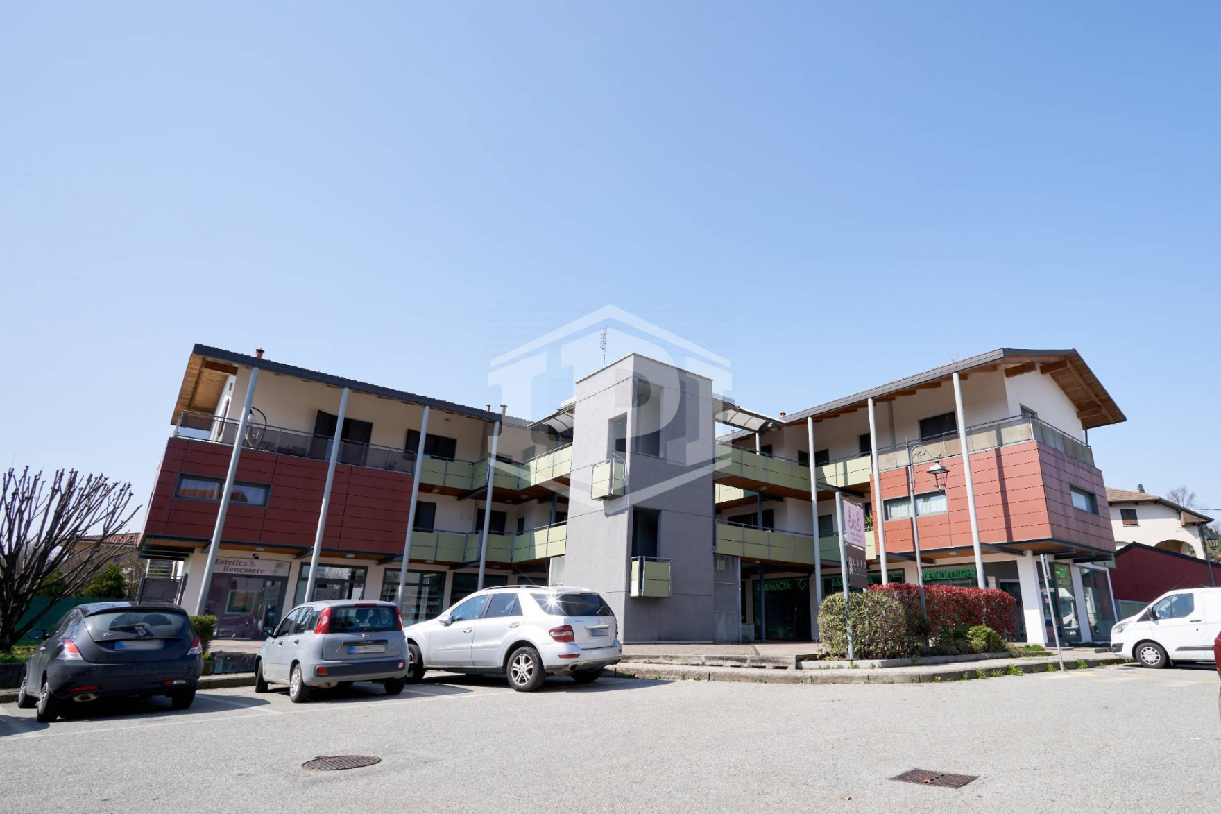 Negozio in Via Mazzini, Valperga (TO)