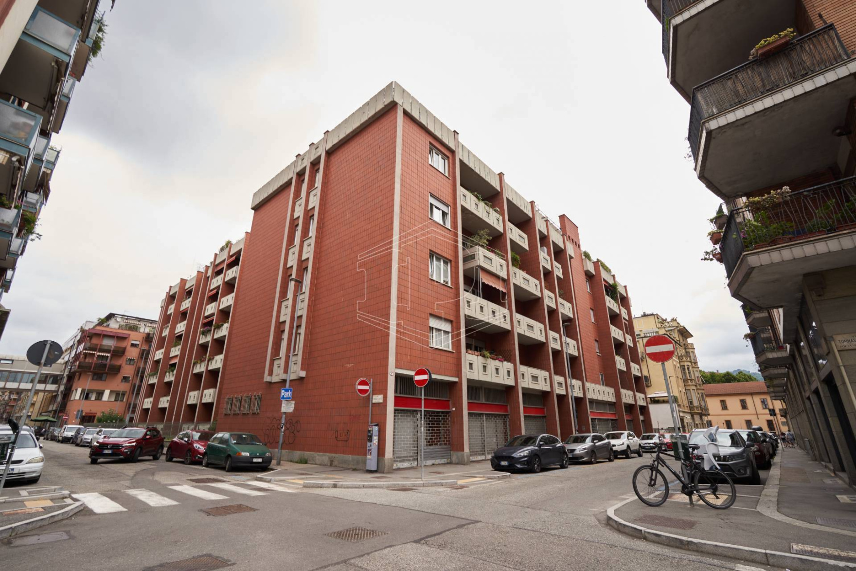 Locale commerciale in via Leonardo da Vinci 21 - Torino