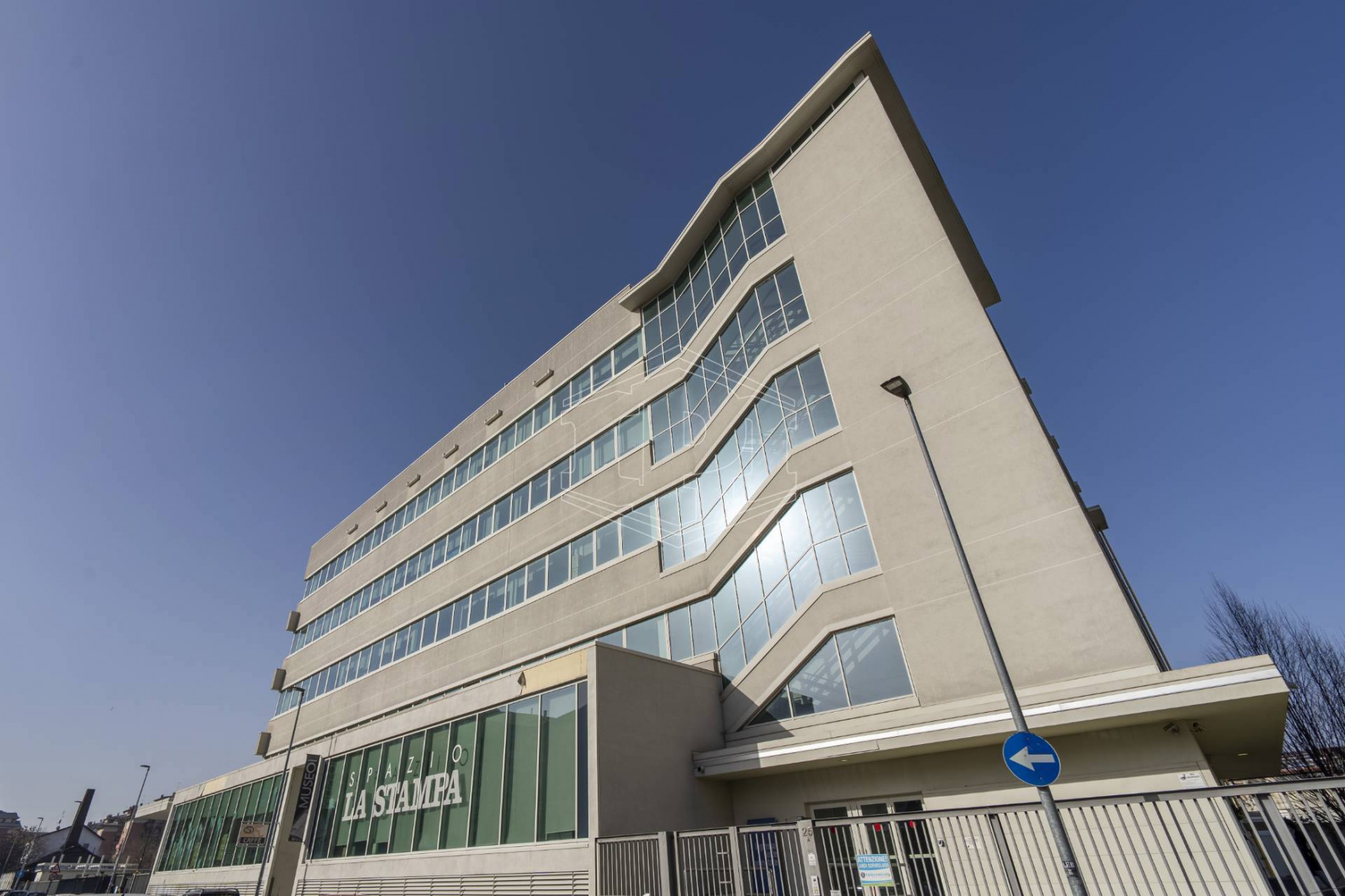 Ufficio direzionale in Via Lugaro 15 - Torino
