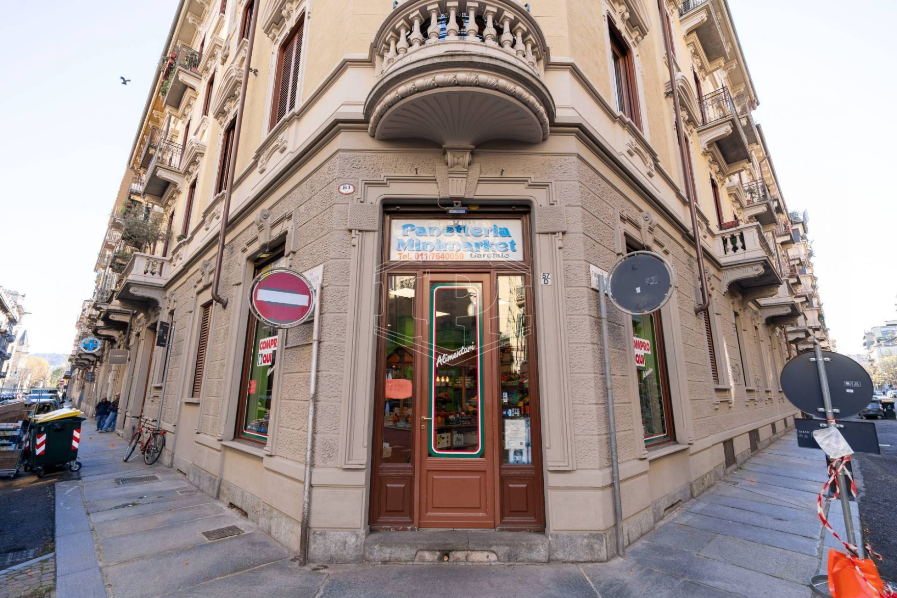 Locale commerciale in Via Magenta 57 - Torino