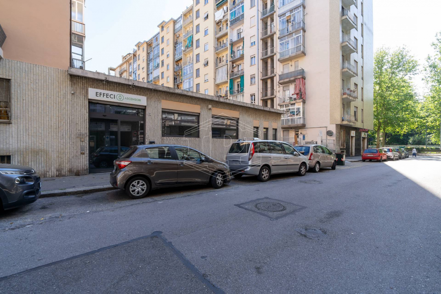 Locale commerciale in via Bainsizza, 6-Torino