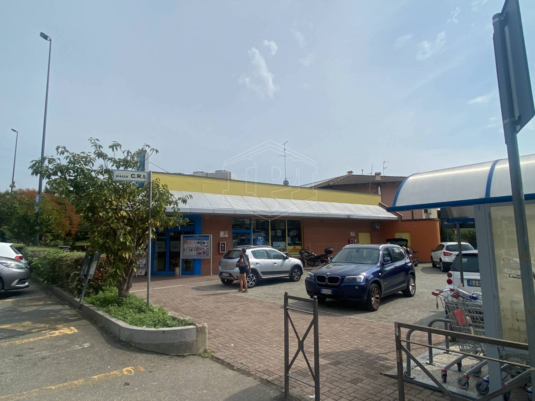 Locale commerciale a reddito in Piazza Piave 4 - Cossato (BI)