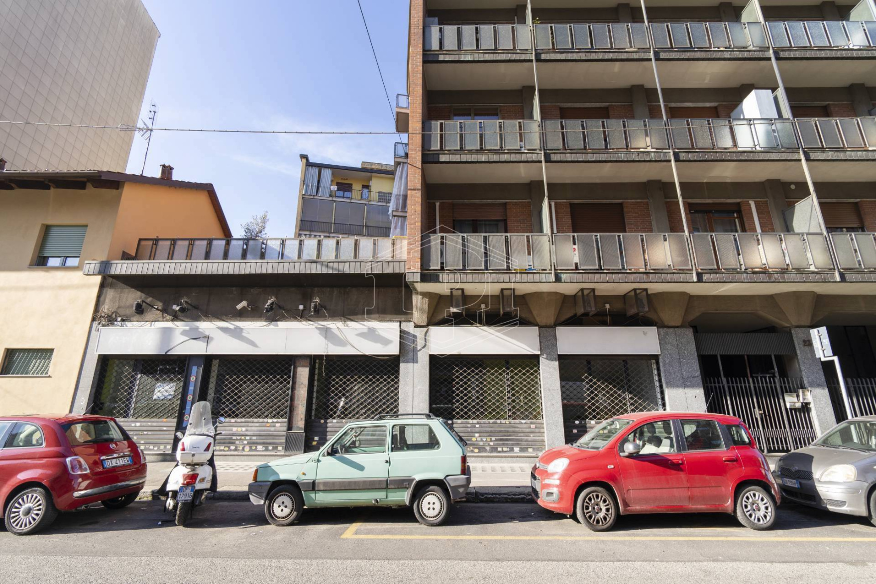 Locale Commerciale in Via Lanzo 23 - Torino (TO)