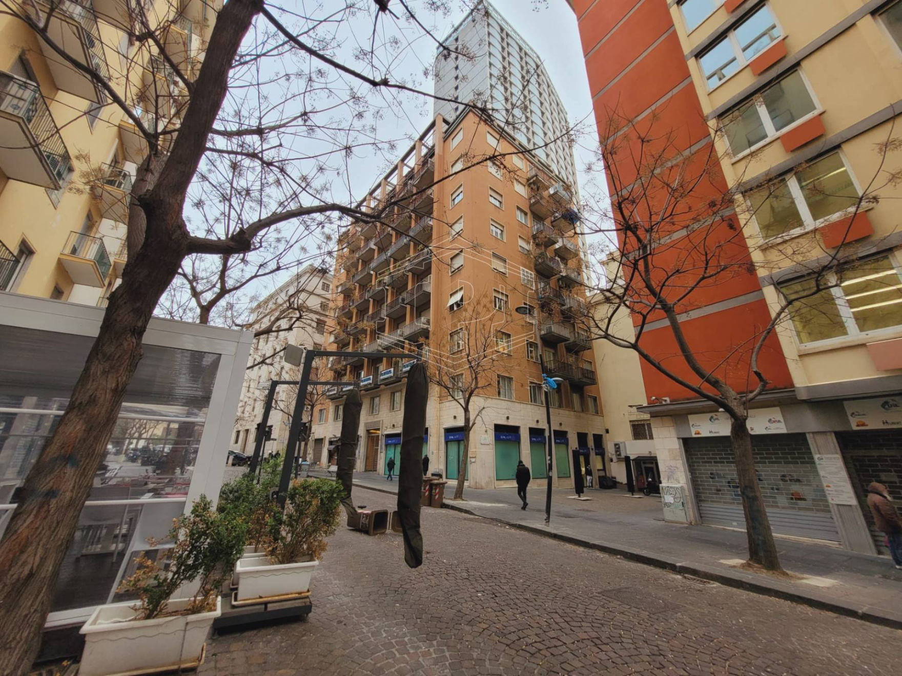 Ampio ufficio in Via Guantai Nuovi 11, Napoli (NA)
