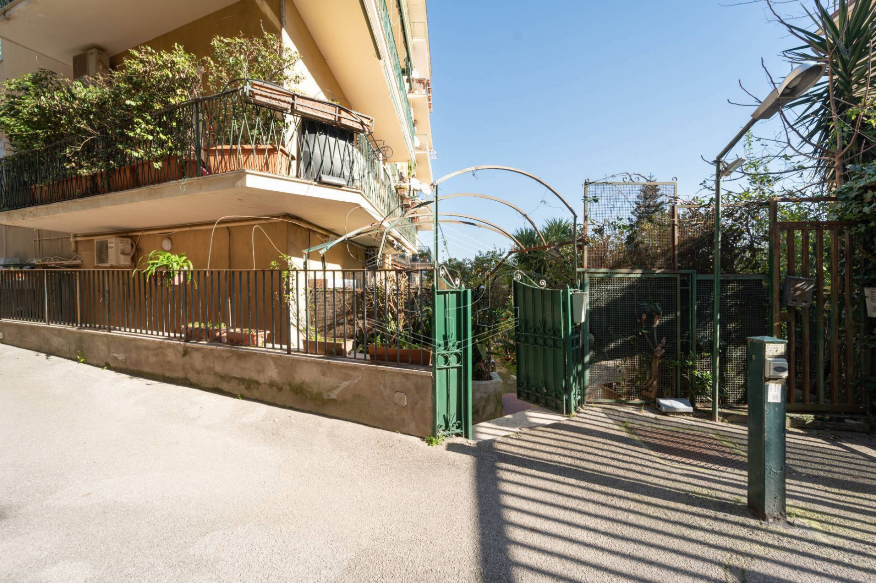 Bilocale con giardino privato in Via G. Bonito 27, Napoli (NA)