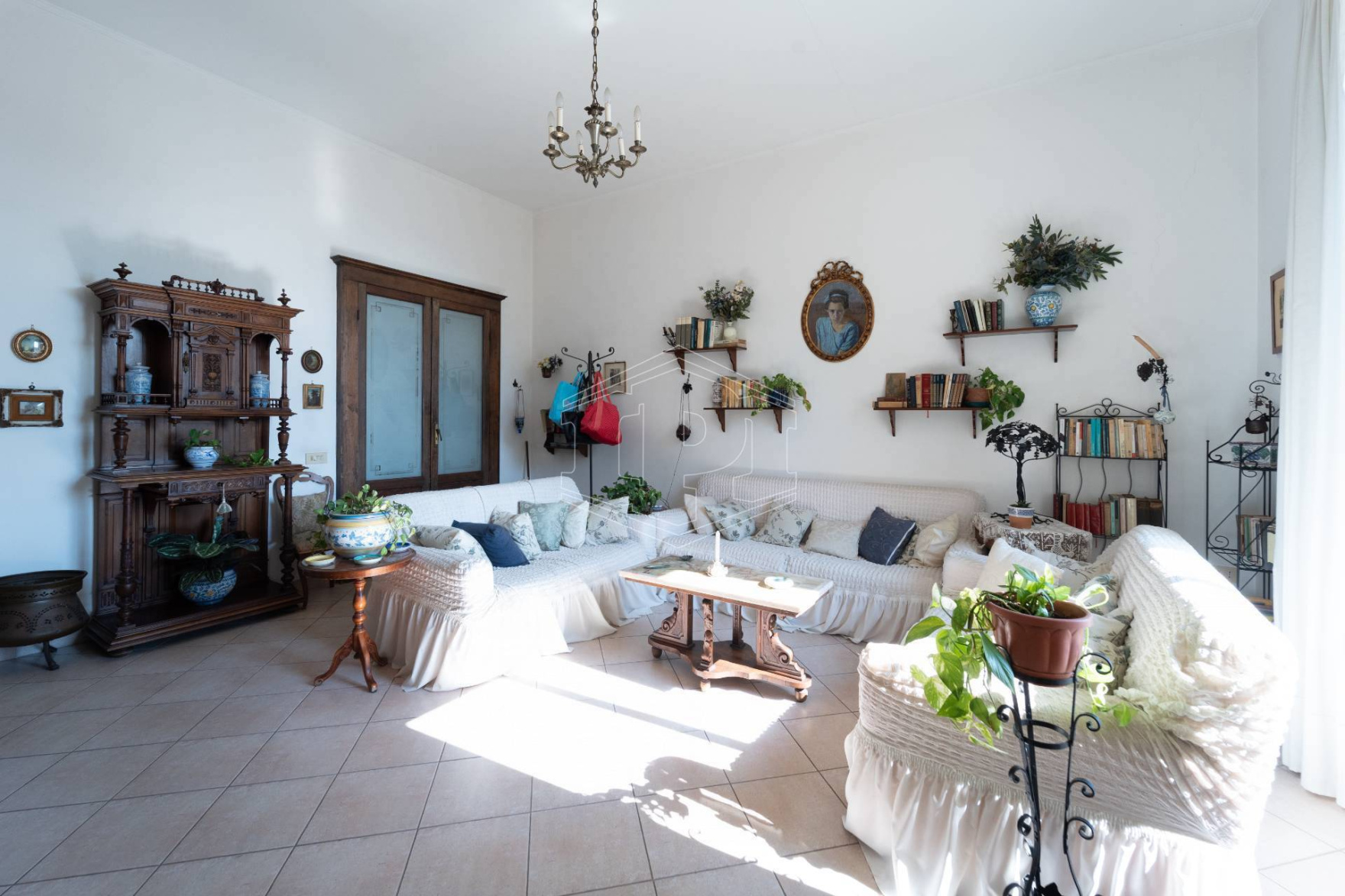 Appartamento in Viale Villa S. Maria 33, Napoli (NA)