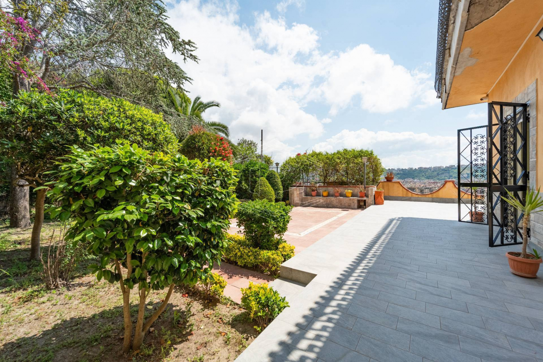 Villa in Via Cupa Terracina 87/a, Napoli (NA)