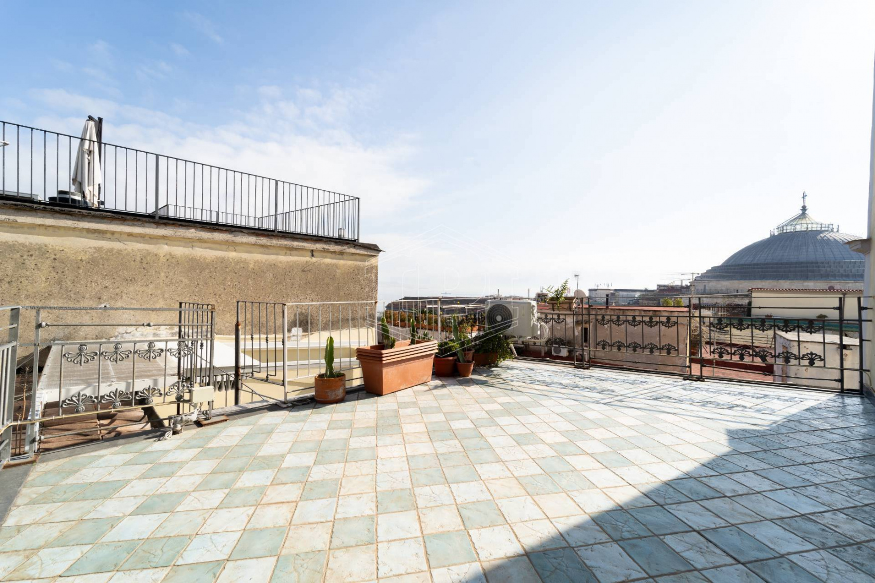 Quadrilocale in Vico Santo Spirito di Palazzo 52, Napoli (NA)