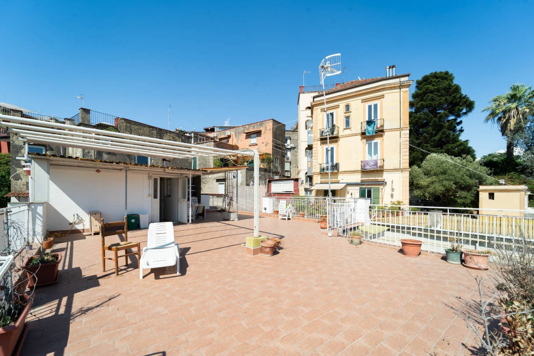 7 vani in Salita Capodimonte 98, Napoli (NA)