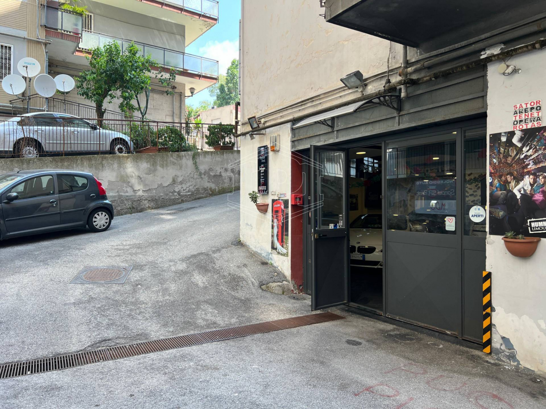 Locale in Via San Giacomo dei Capri 63, Napoli (NA)
