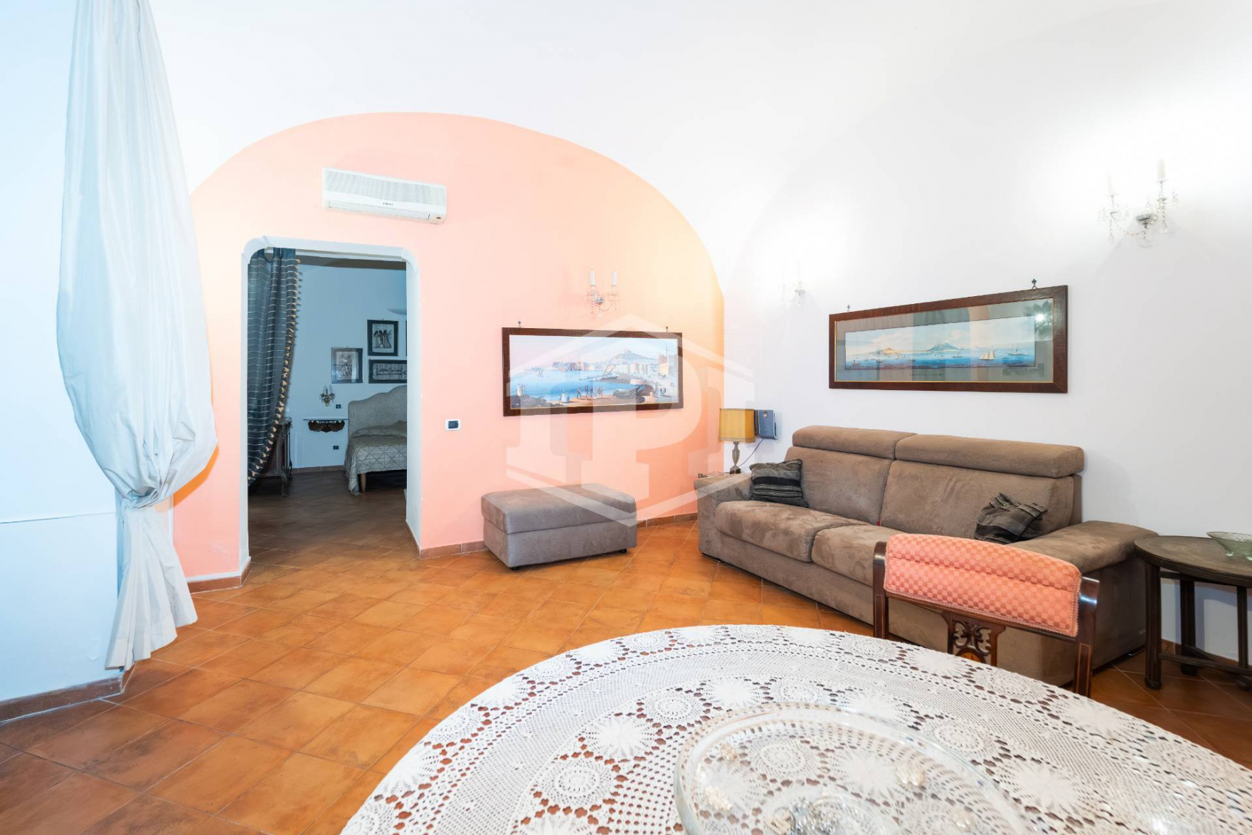 Ampio Bilocale in Via Monte di Dio 14, Napoli (NA)