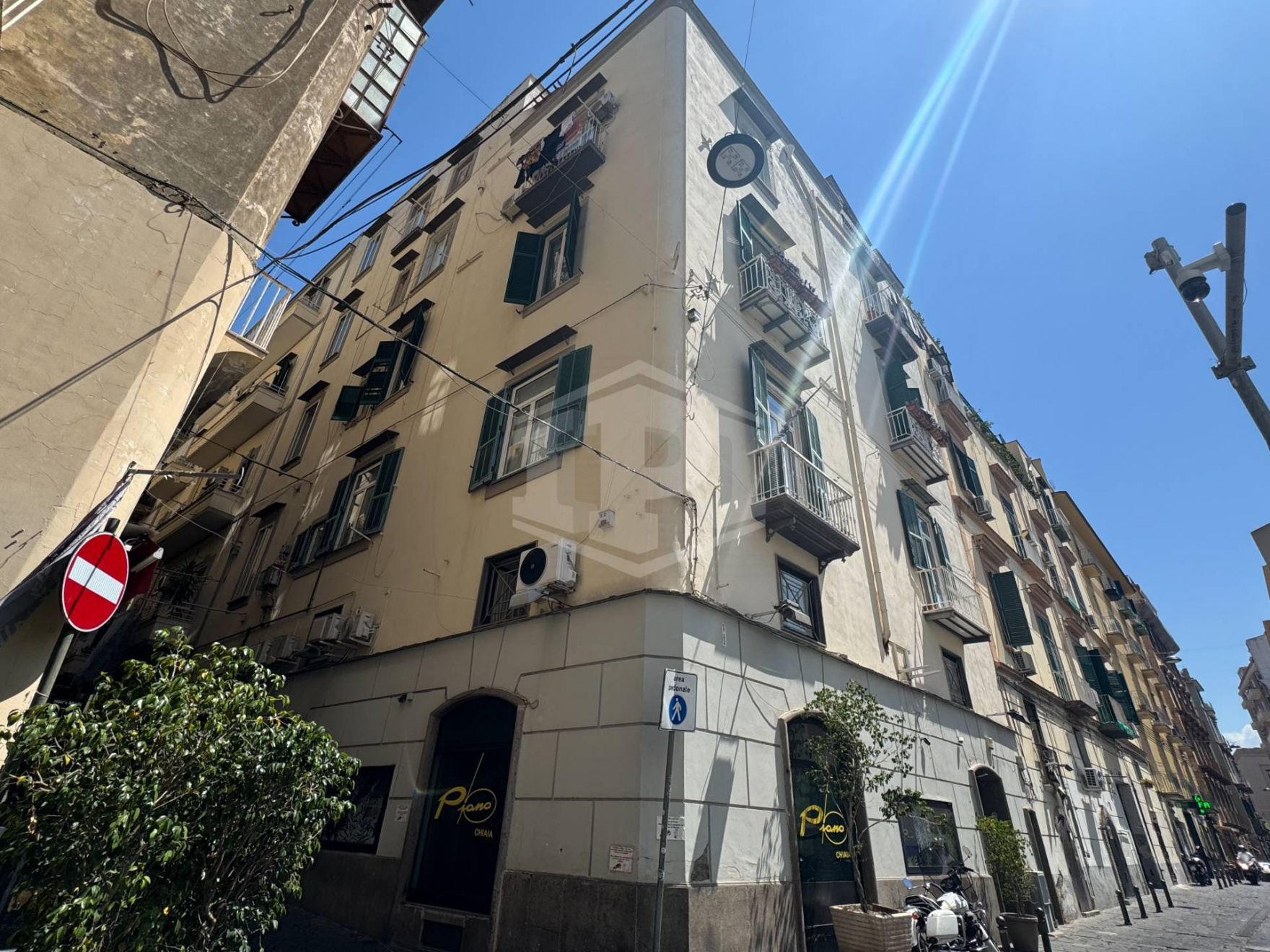 5 vani in Via G. Bausan 32, Napoli (NA)