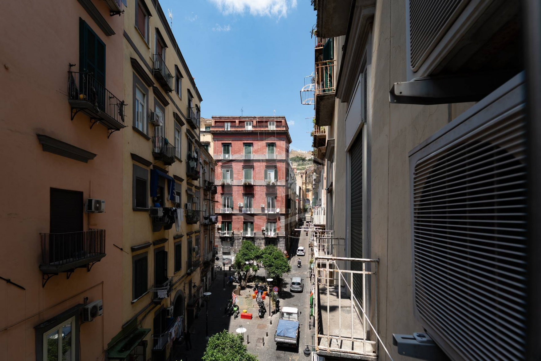 5 Vani in Via S. Caterina da Siena 73 , Napoli (NA)