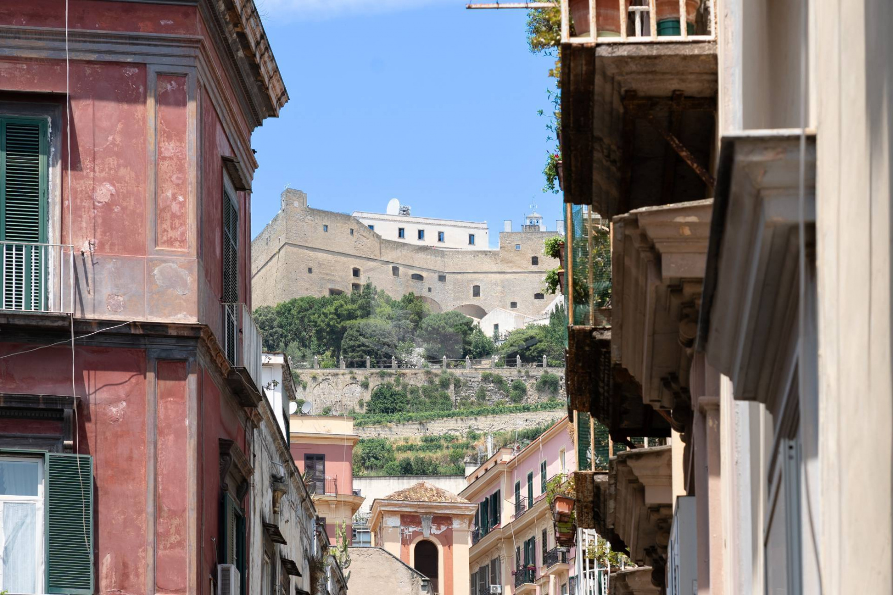 5 Vani in Via S. Caterina da Siena 73 , Napoli (NA)
