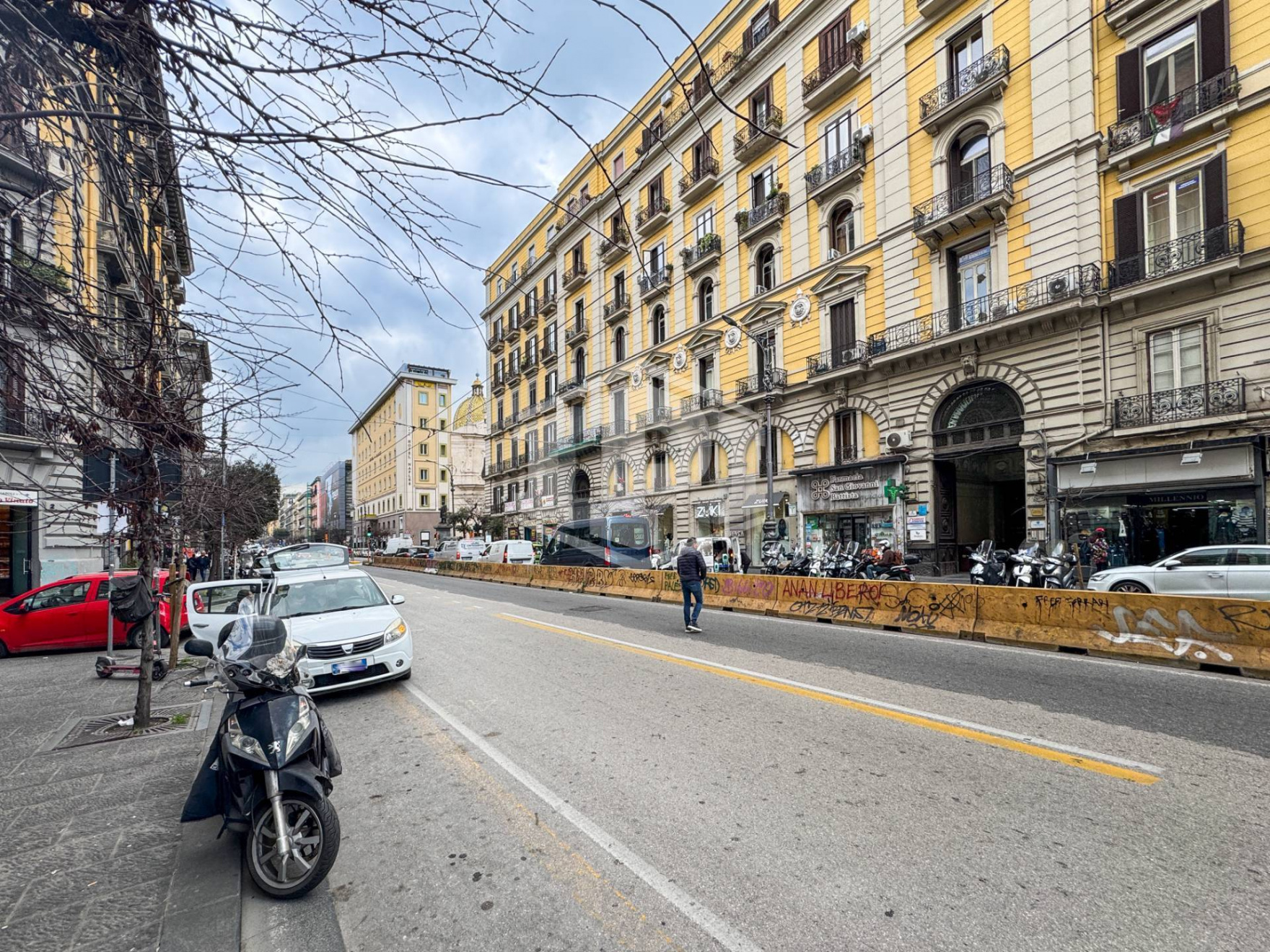 Trilocale con Terrazzo in Corso Umberto I 22, Napoli (NA)