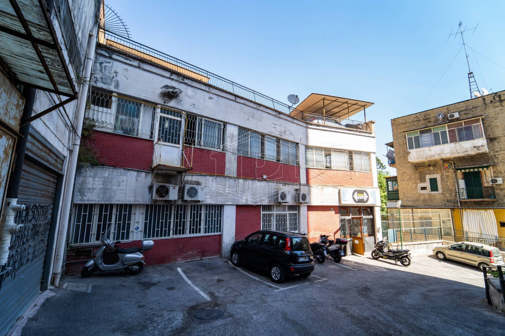 Immobile Commerciale a reddito in Via A. Telesino 17, Napoli (NA)