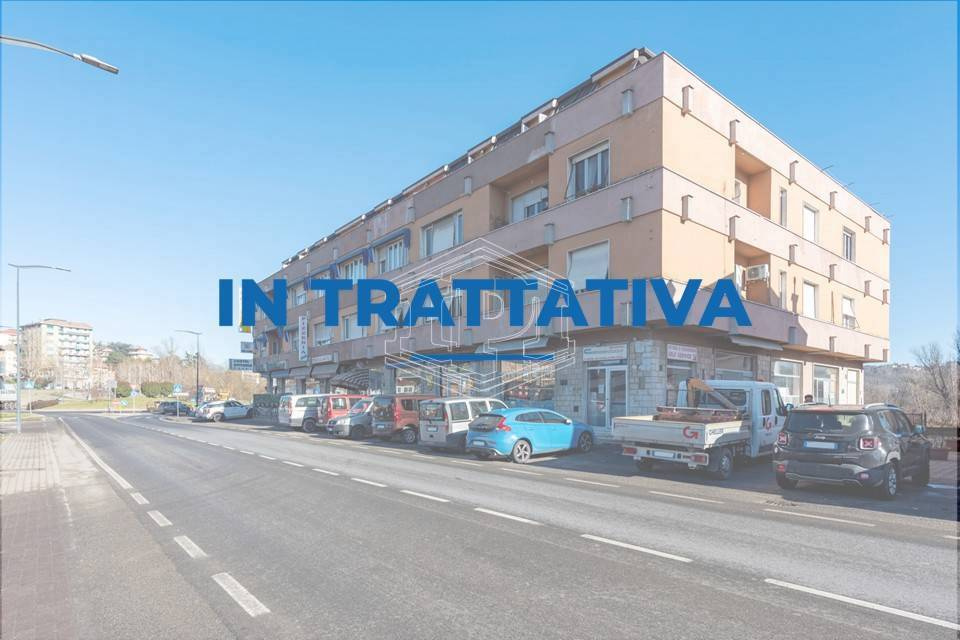 Negozio, Strada Voltri, Ovada (AL)