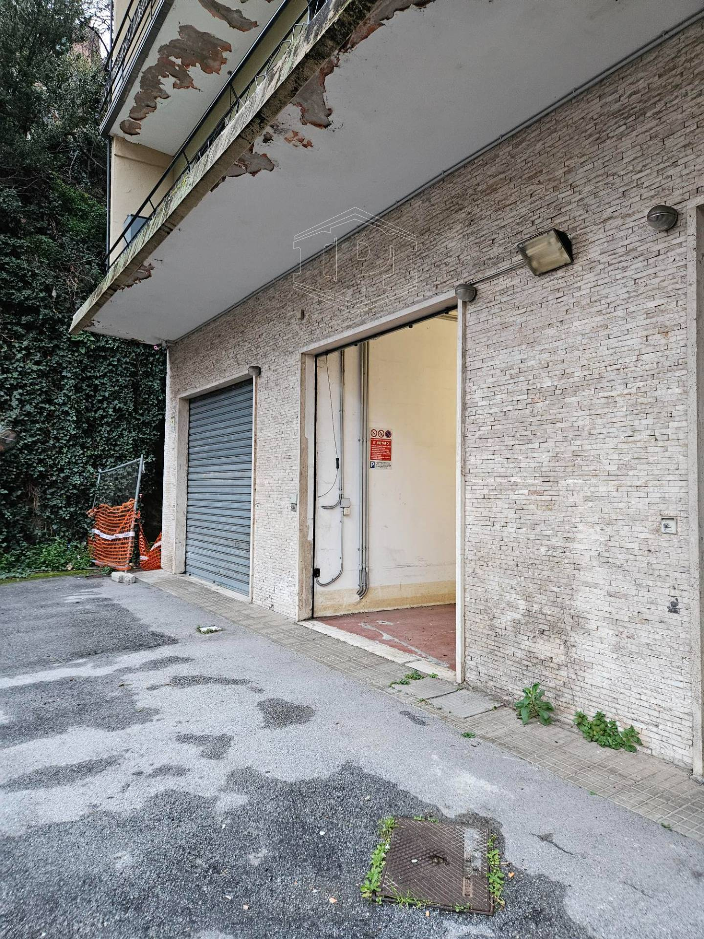 Box, Via Posalunga, Genova (GE)