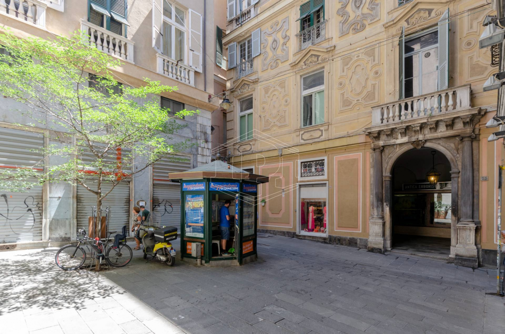 Locale commerciale, Via Luccoli, Genova (GE)