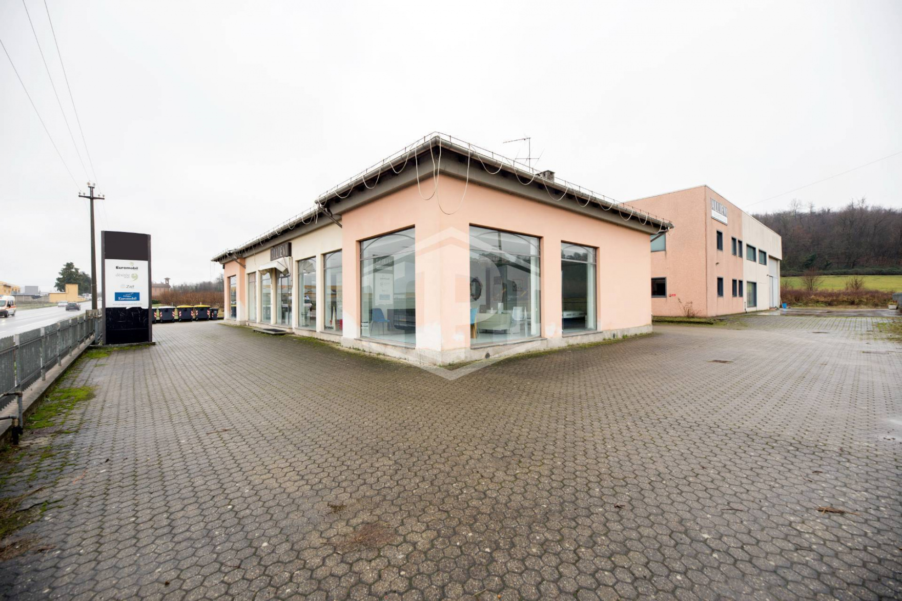 Capannone, Strada Serravalle, Novi Ligure (AL)