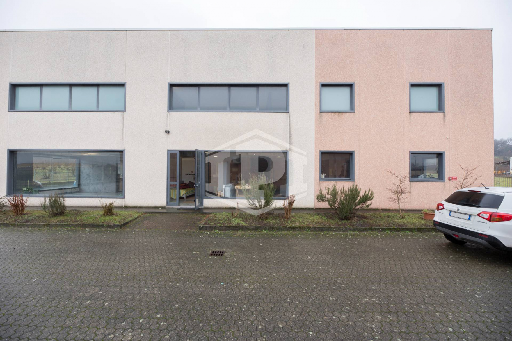 Capannone, Strada Serravalle, Novi Ligure (AL)