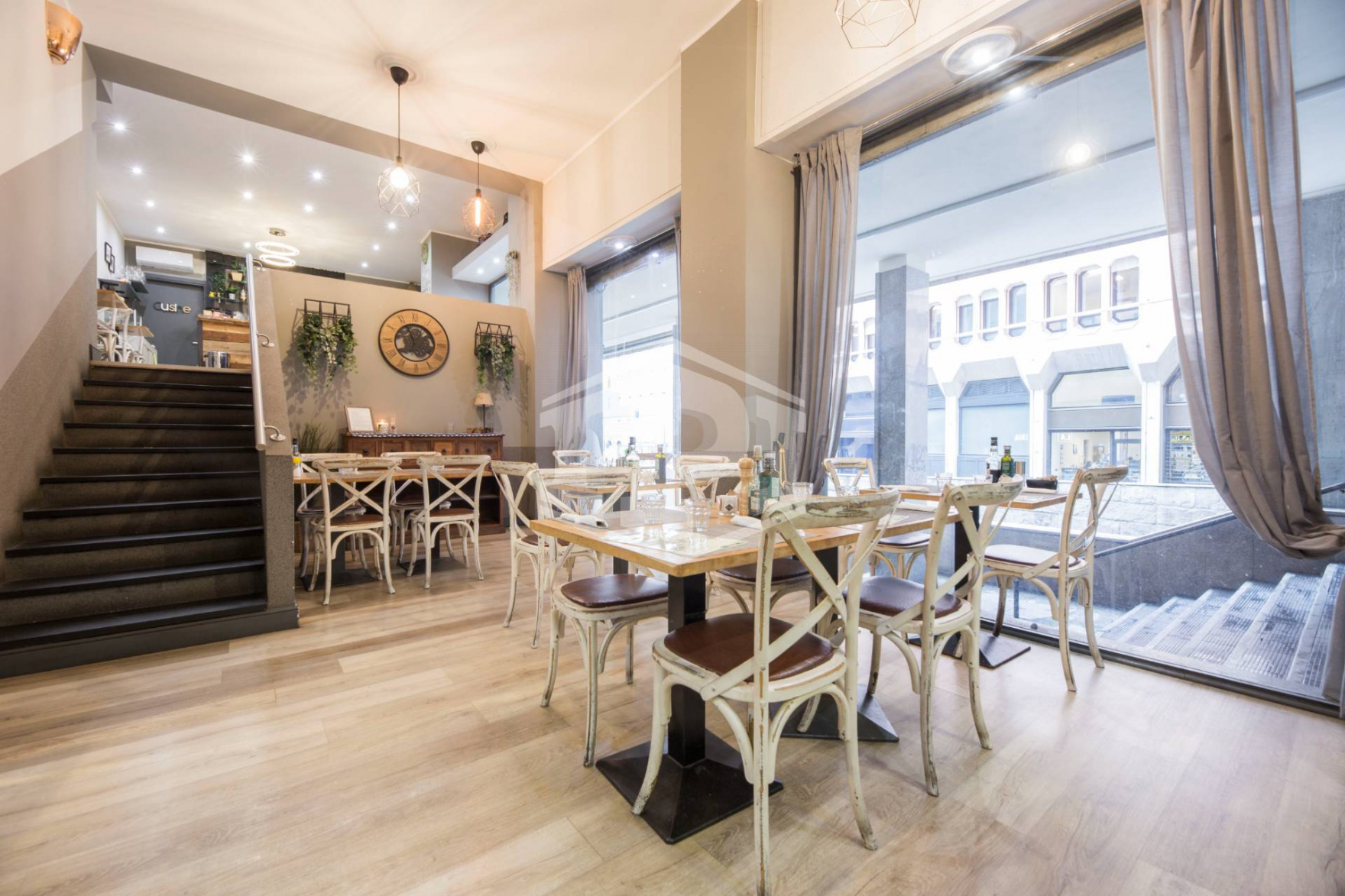 Locale commerciale, Largo XII Ottobre, Genova, Ge