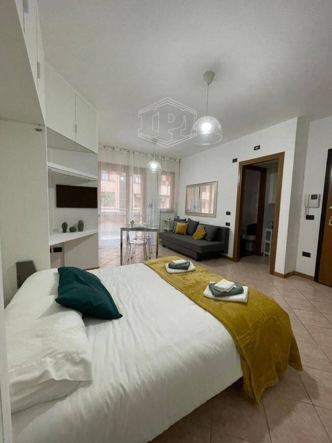 Bilocale con terrazzo, Casalecchio di Reno (BO), Meridiana