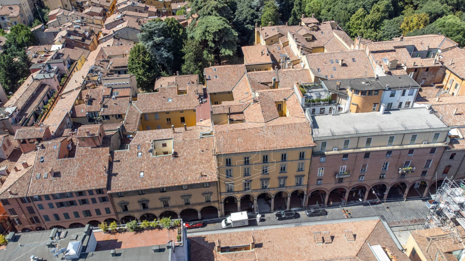 Bilocale con cortiletto privato in Strada Maggiore, Bologna (BO)