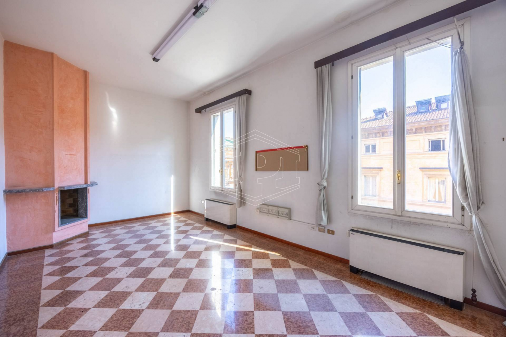 Ampio Trilocale di pregio in Strada Maggiore, Bologna (BO)