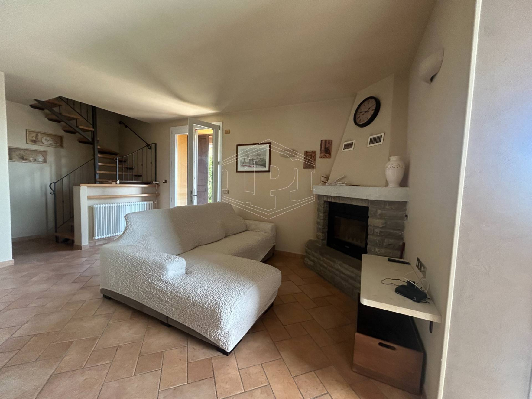 In Villetta trifamiliare, Porzione Cielo-Terra di testa a Monzuno, (BO)
