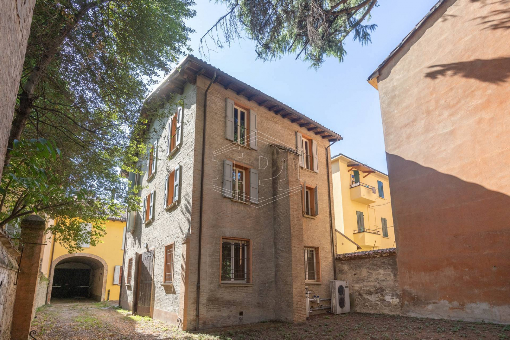 Villa indipendente in centro, Strada Maggiore, Bologna