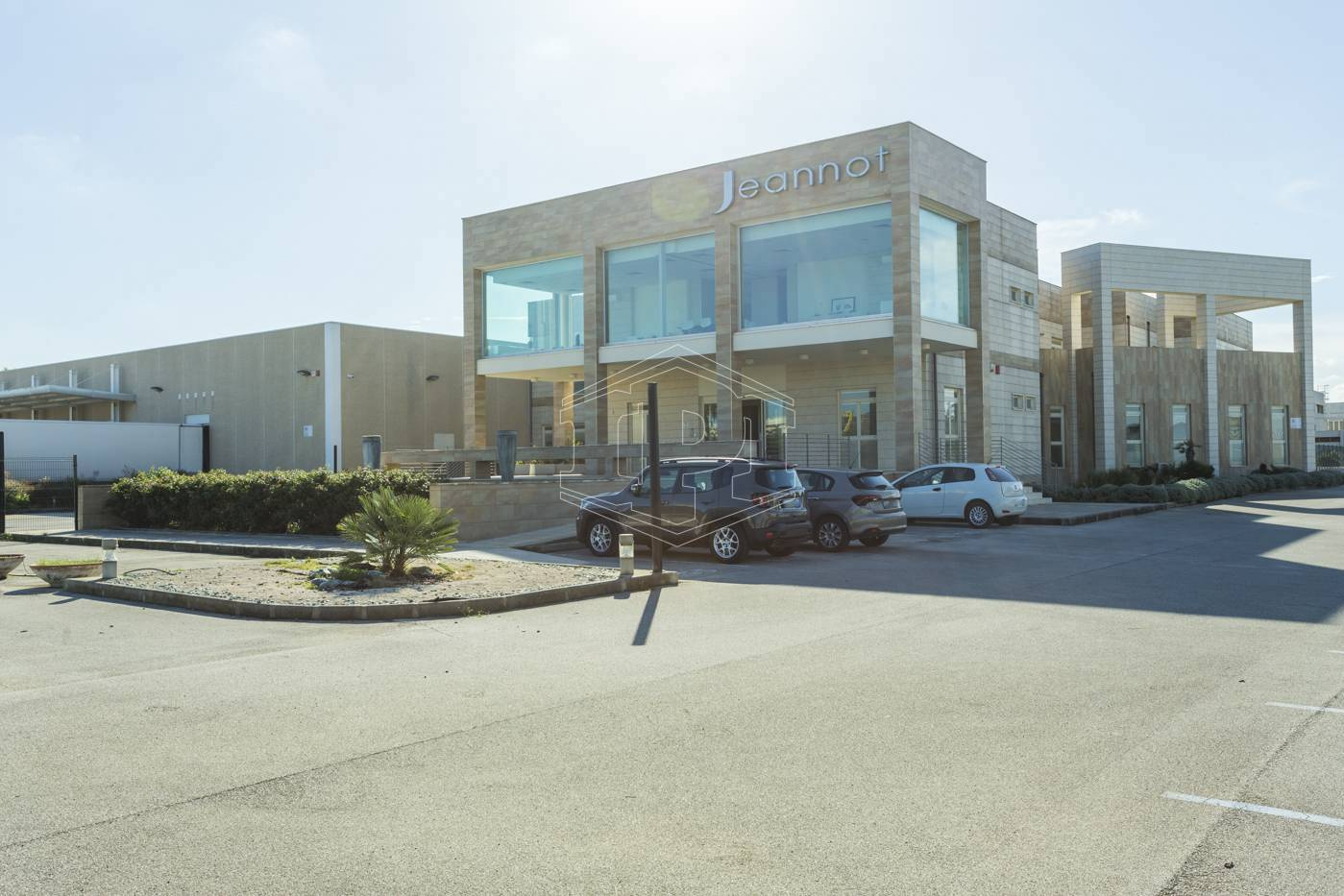 Palazzina uffici indipendente sita in Via Parietai 1 Molfetta - Bari (BA)