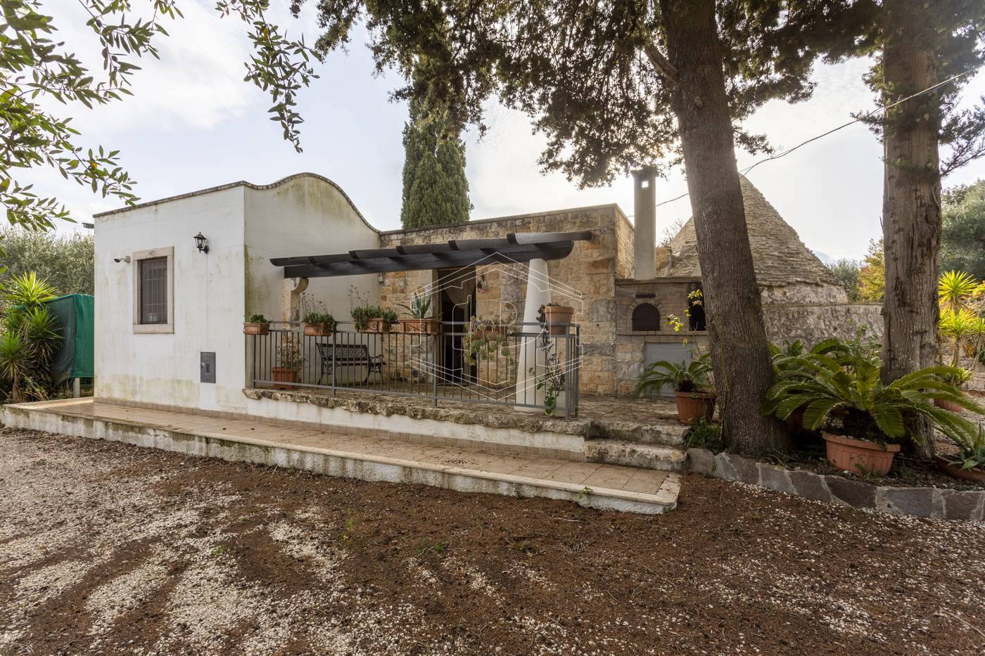 Villa con trullo sito in Contrada Barbagiulo 141/A - Cisternino (BR)