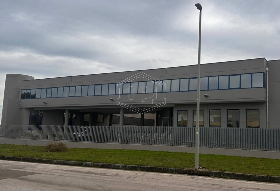 Palazzina uffici Via delle Ortensie, Zona Industriale Modugno - Bari (BA)