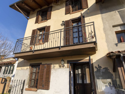 Casa semindipendente in Fraz. Tamagnone, Riva di Chieri (TO)