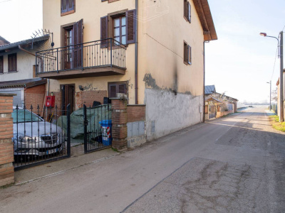 Casa semindipendente in Fraz. Tamagnone, Riva di Chieri (TO)