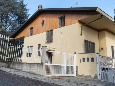Pentalocale in Via Monterotondo, Pino Torinese (TO)