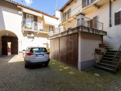 Trilocale bilivello in Via Vittorio Emanuele II, Chieri (TO)