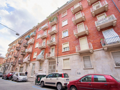Trilocale in Via Carisio (TO)