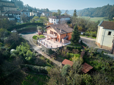 Villa con terreno in Via IV Novembre, Ferrere (AT)