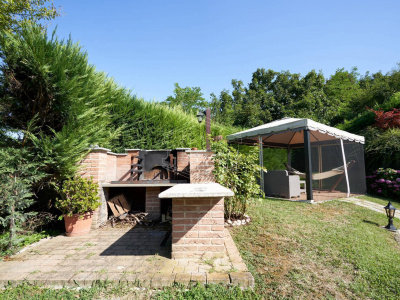 Villa con terreno in Via IV Novembre, Ferrere (AT)