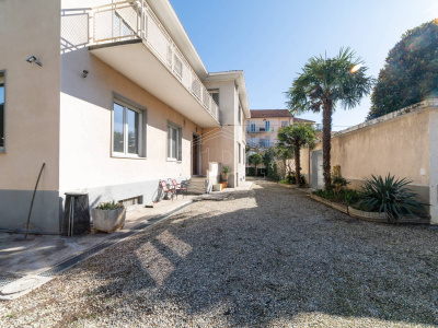 Trilocale con terrazzo in Via Bonadonna, Rivoli (TO)